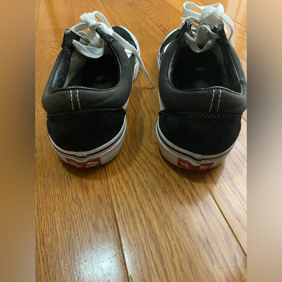 Preowned Vans -Old Skool Shoe. 7.5 W - Picture 2 of 6